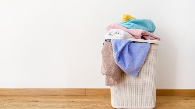 Las toallas del baño no deben cambiarse cuando están húmedas: un experto nos dice el momento exacto