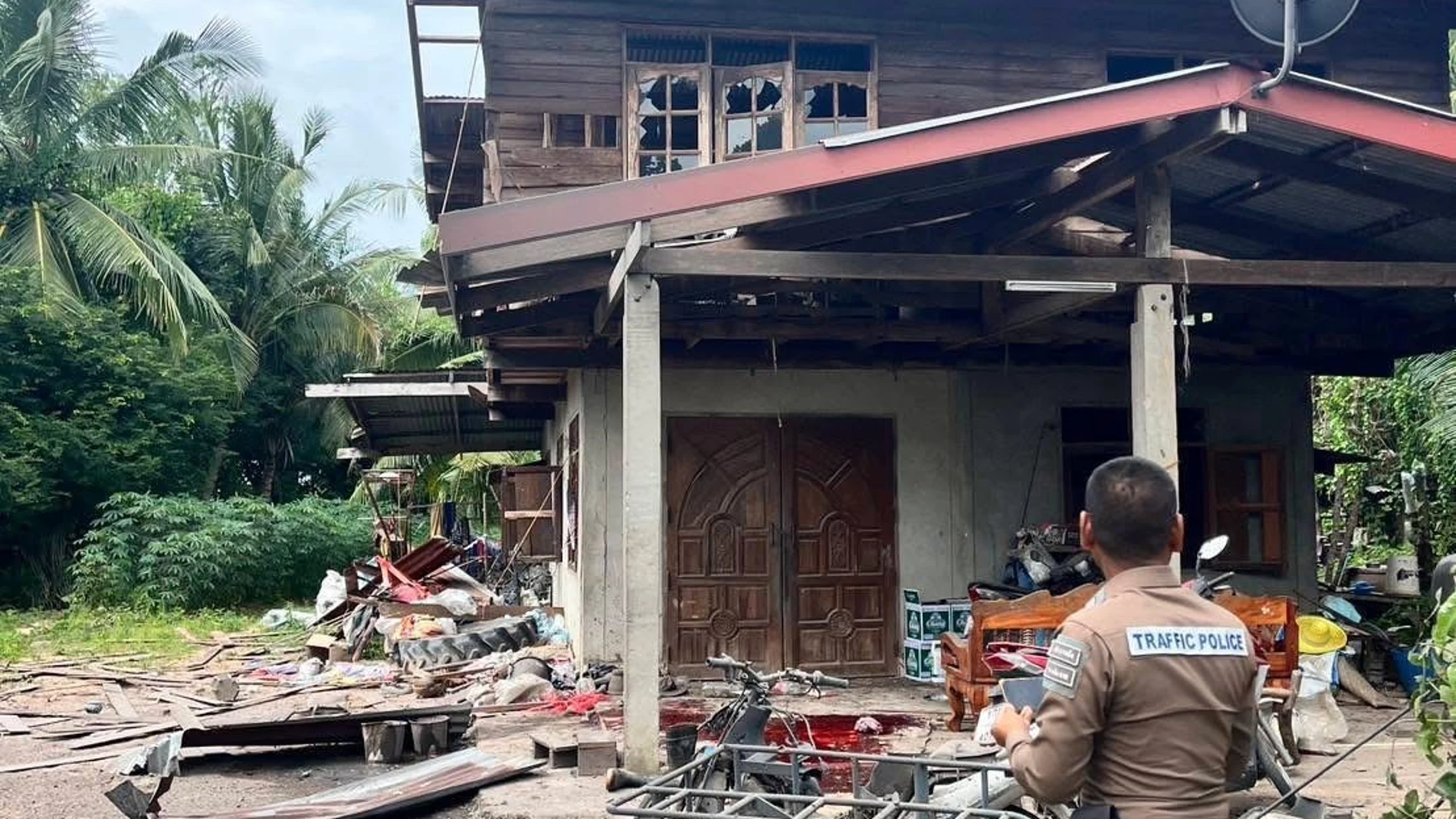 SURIN (TAILANDIA), 24/07/2025.- Vista de los daños causados por un ataque camboyano en una base tailandesa en la provincia de Surin, según informa el Ejército tailandés. Tailandia lanzó este jueves ataques aéreos contra dos objetivos militares en Camboya, según informó el Ejército tailandés, después de que estallara un enfrentamiento entre las fuerzas armadas de ambos países del que las partes se acusan mutuamente. EFE/Ejército de Tailandia/ SOLO USO EDITORIAL/SOLO DISPONIBLE PARA ILUSTRAR LA...