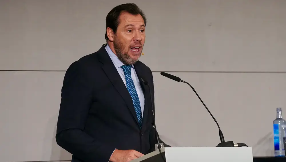 Óscar Puente participa en un encuentro-coloquio organizado por Diario Sur
