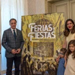 El alcalde de Salamanca, Carlos García Carbayo, presenta el cartel y el programa de las Fiestas