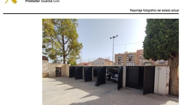 Los garajes donde se encuentra el amianto en el cuartel de la Guardia Civil