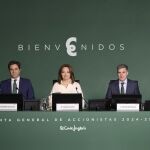 Marta Álvarez, presidenta de El Corte Inglés, antes del comienzo de la junta de accionistas de hoy