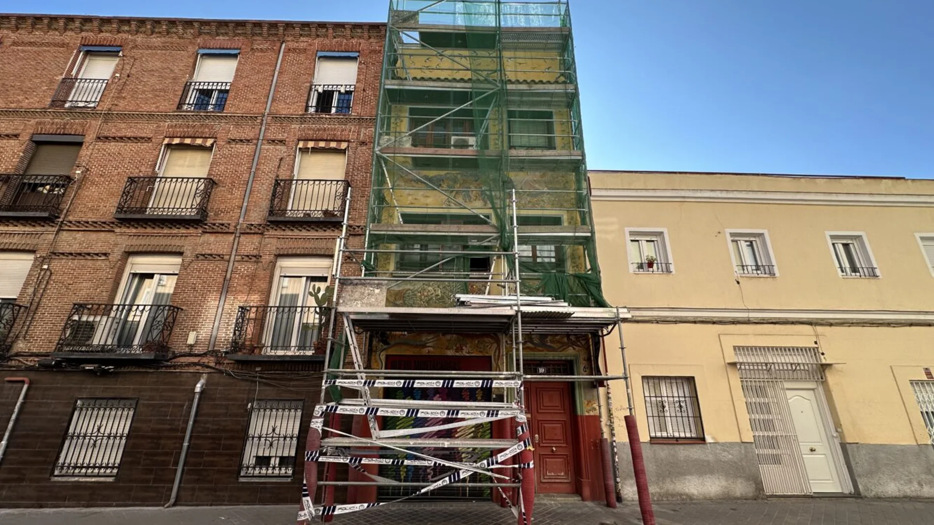 Protección para el mural del edificio El Montacargas