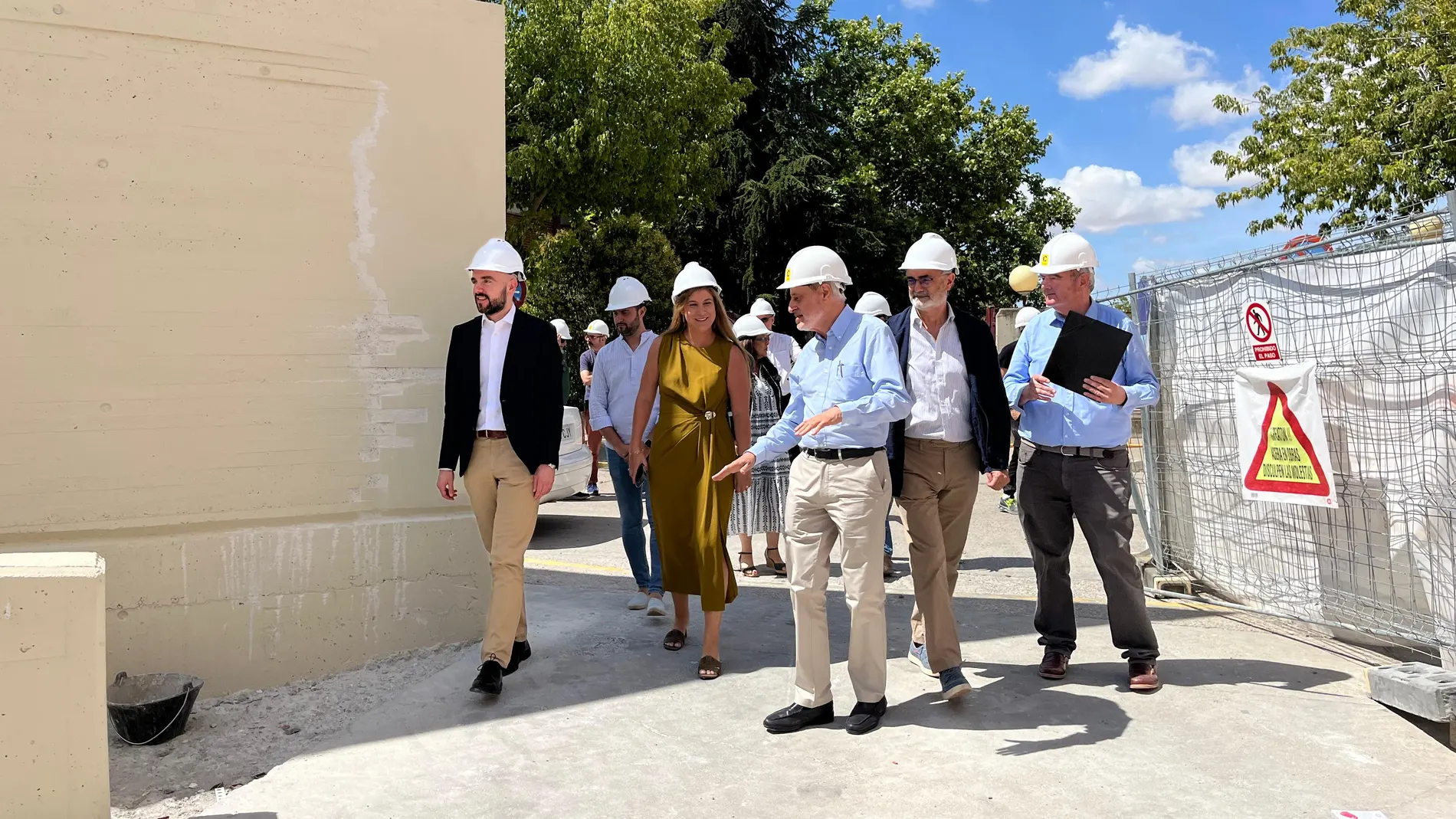 La delegada territorial de la Junta en Valladolid, Raquel Alonso, visita las obras en el Centro de Salud Cigales
