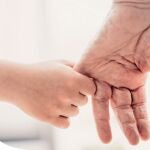 Un estudio visibiliza el papel de los abuelos cuidadores y pide apoyos para que su rol no suponga una sobrecarga