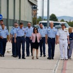 Visita la base aérea de Los Llanos en Albacete y mantiene un encuentro con efectivos del Ala 14. 