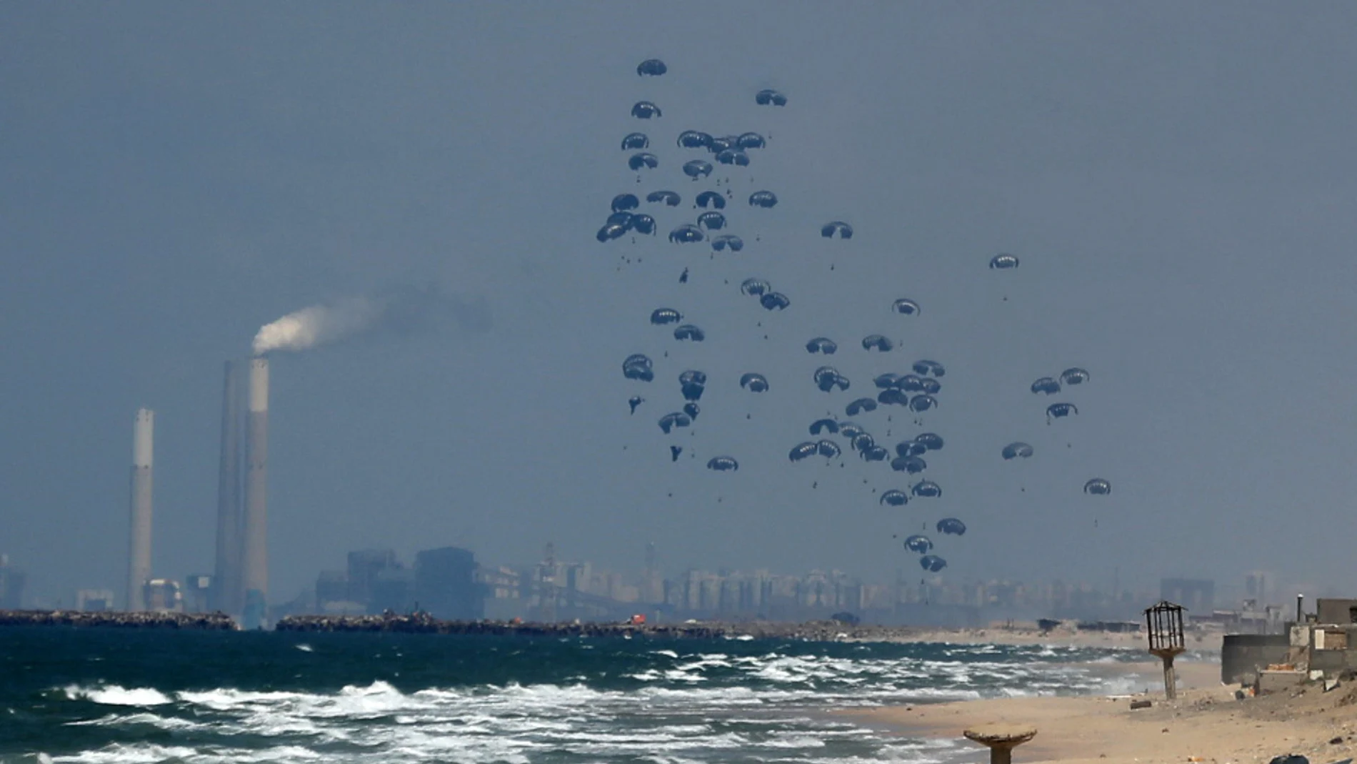 O.Próximo.- Israel readmite los lanzamientos aéreos de ayuda a Gaza por segunda vez desde el comienzo de la guerra