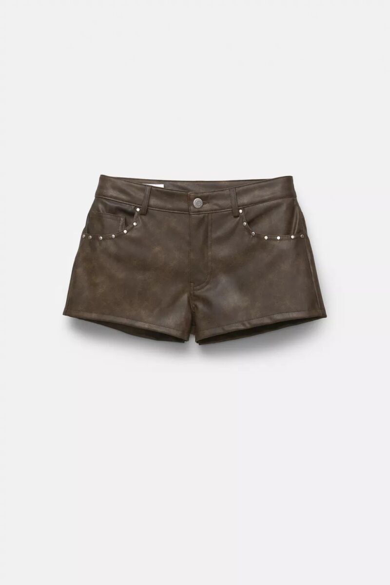 Microshorts de efecto cuero.