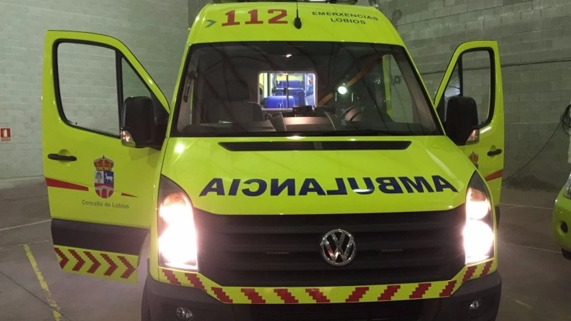Ambulancia del GES de Lobios (Ourense). REMITIDA / HANDOUT por AYUNTAMIENTO DE LOBIOS Fotografía remitida a medios de comunicación exclusivamente para ilustrar la noticia a la que hace referencia la imagen, y citando la procedencia de la imagen en la firma 25/07/2025
