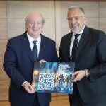 El presidente de las Cortes de Castilla y León, Carlos Pollán, recibe en su despacho al presidente del Consejo Económico y Social (CES), Enrique Cabero, que le entrega el Informe Anual 2024 de la institución
