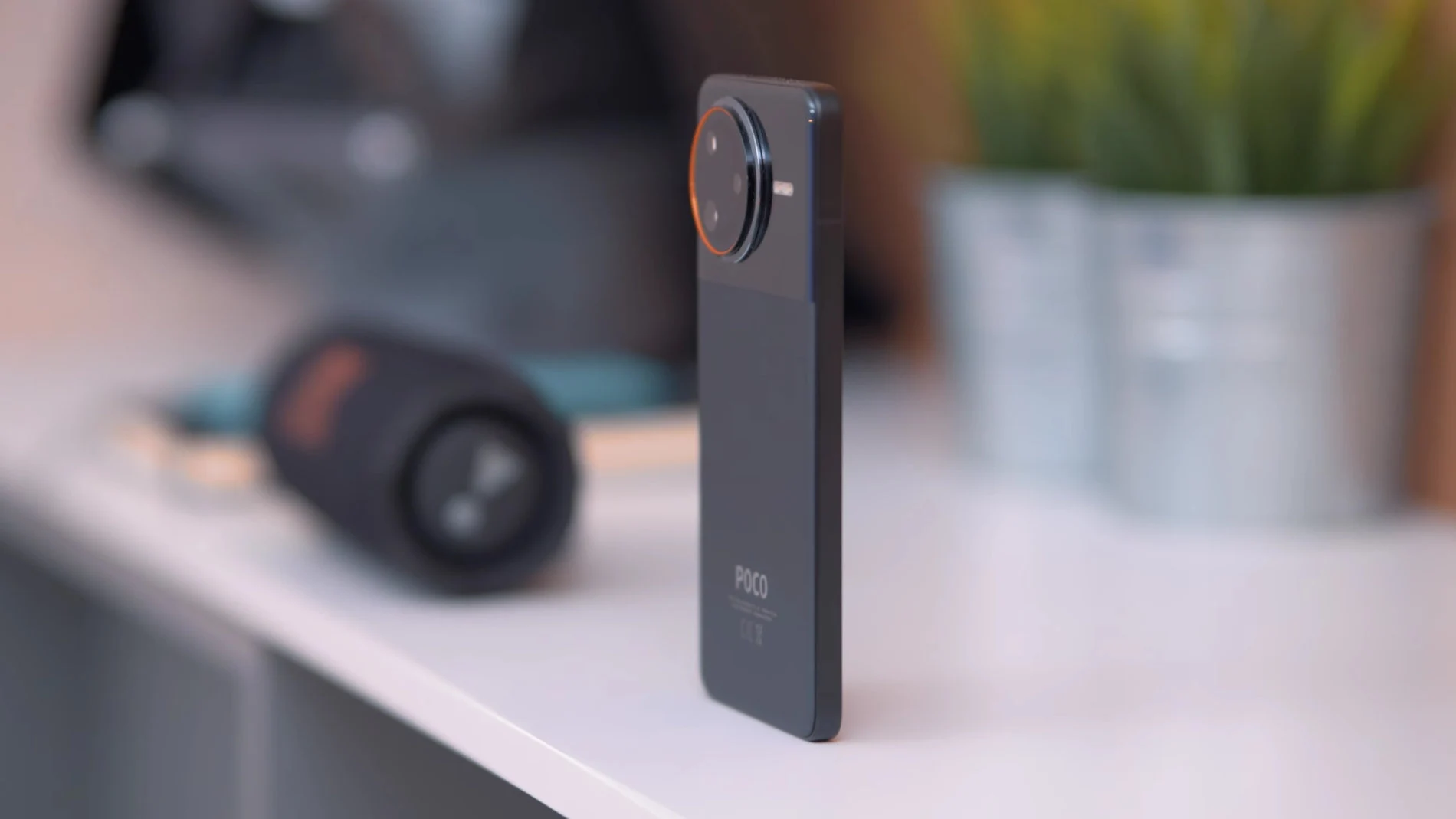 El POCO F7 Ultra tiene una cámara principal de 50 megapíxeles con estabilización óptica