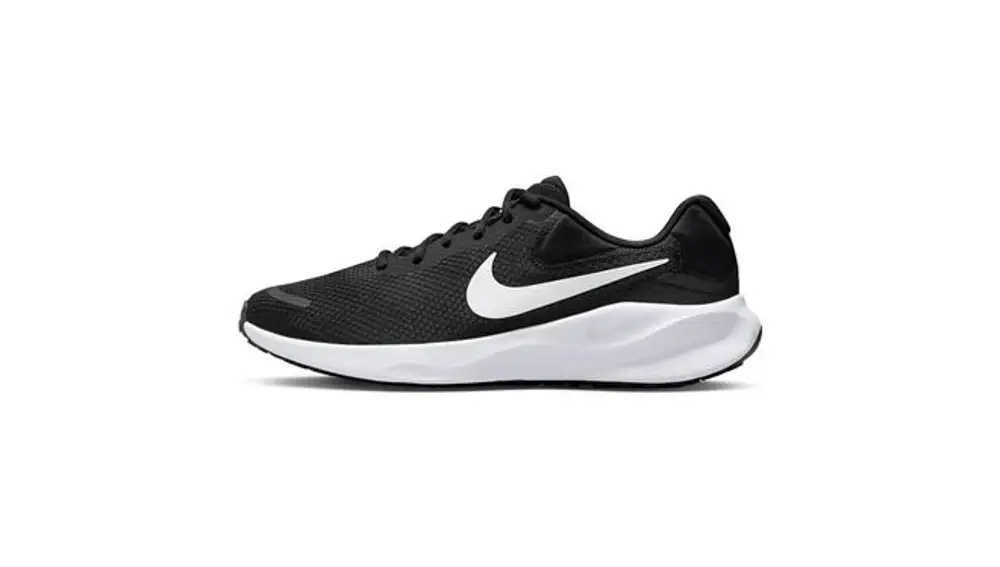 NIKE Revolution 7