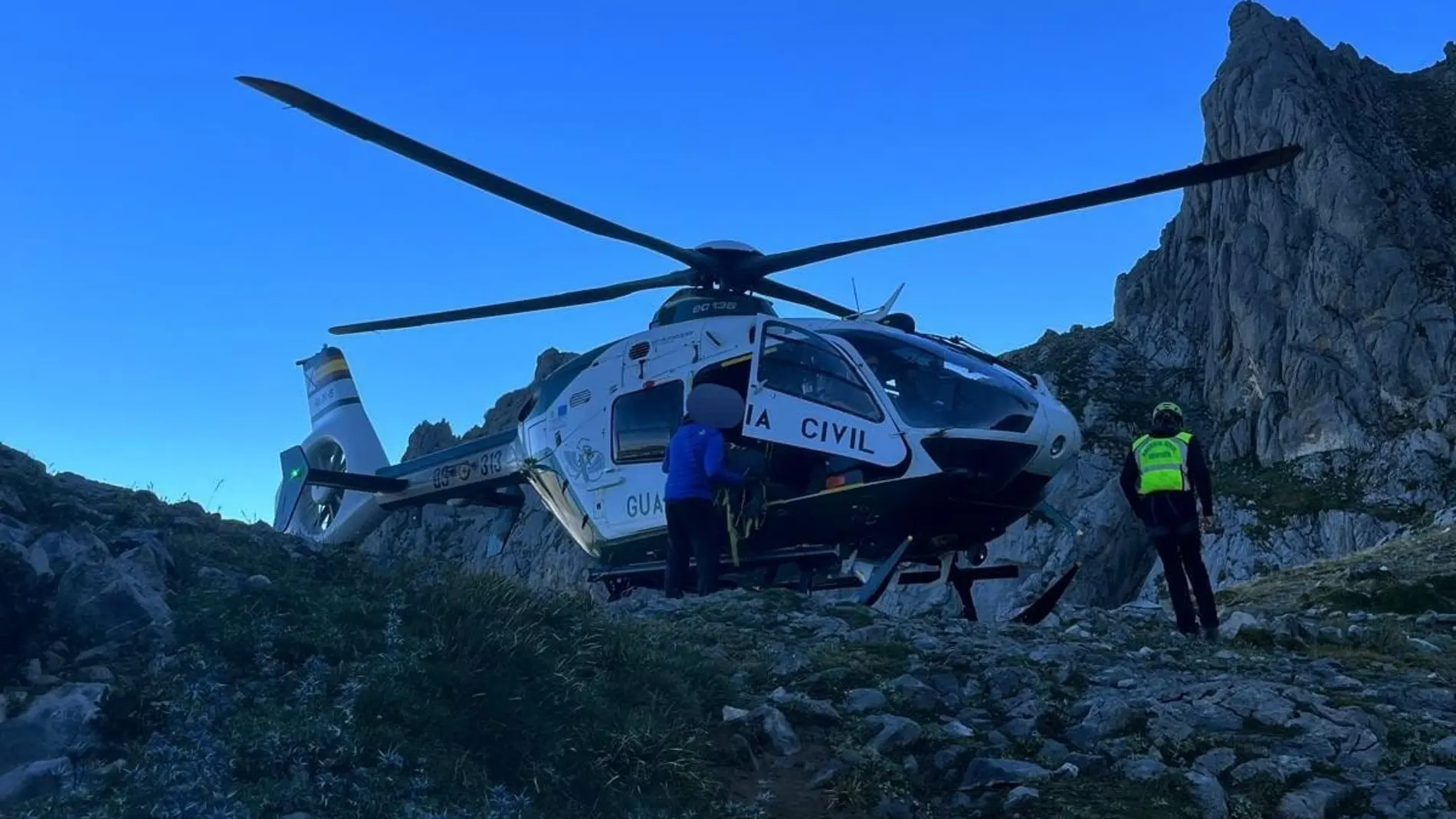 Evacuada una montañera enferma que se encontraba en el refugio de Collado Jermoso (León)