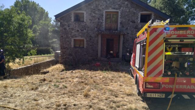 Incendio en una vivienda de Folgoso (León)