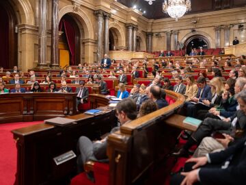 Manchón (PP) preguntará en el Parlament el coste del viaje de Illa a China y la "falsa embajada"