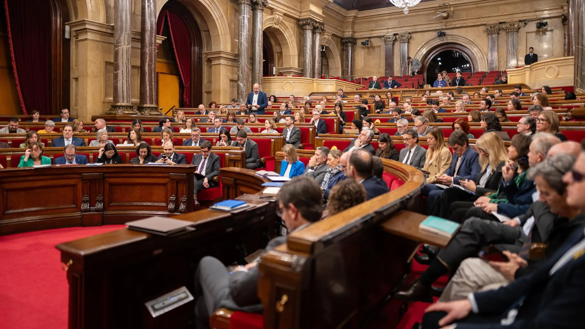 Manchón (PP) preguntará en el Parlament el coste del viaje de Illa a China y la "falsa embajada"