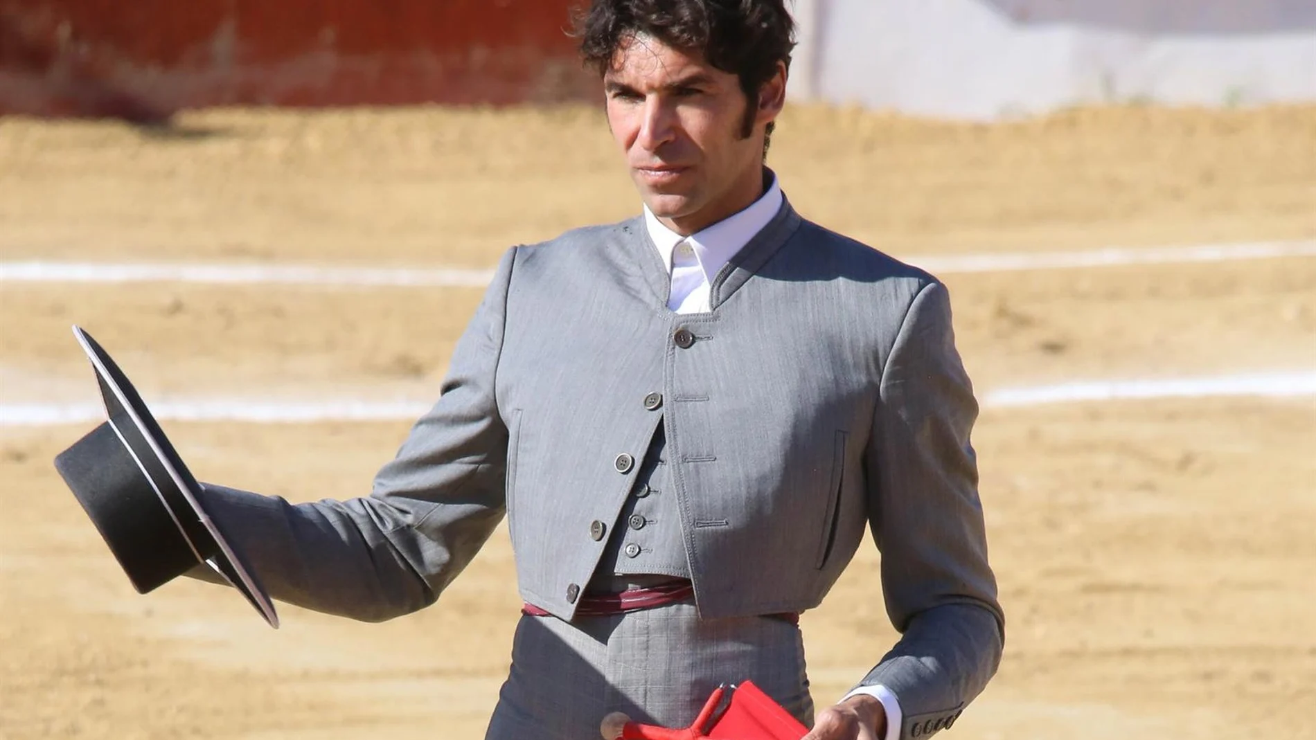 Cayetano Rivera cancela su corrida en Santander