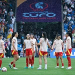 Las jugadoras españolas calientan antes de la final de la Eurocopa