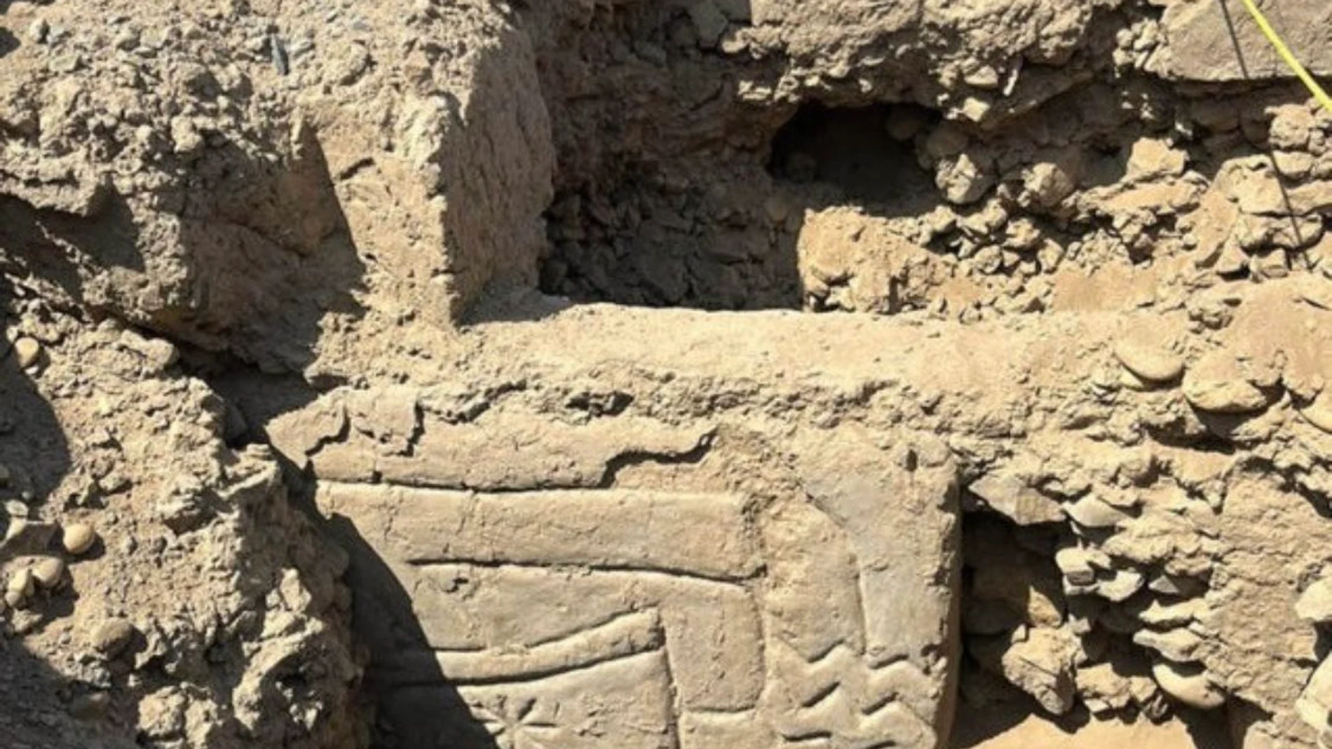Mientras las autoridades culturales no actúen, el mural podría desaparecer en meses