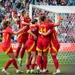 Las jugadoras de España celebran el gol de Mariona Caldentey