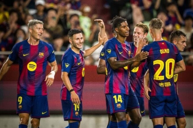 Fútbol.- Bardghji y Dro brillan en el estreno en el Barça de Rashford y Joan García