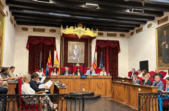Imagen del pleno ordinario del mes de julio del Ayuntamiento de Elche (Alicante) de ayer