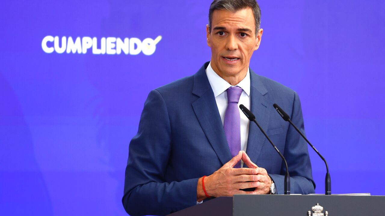 ペドロ・サンチェスとフェイホオの登場、反応と政治コースの閉鎖