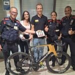 Los Mossos recuperan una bicicleta de 9.000 euros tras ser robada en el Aeropuerto de Barcelona