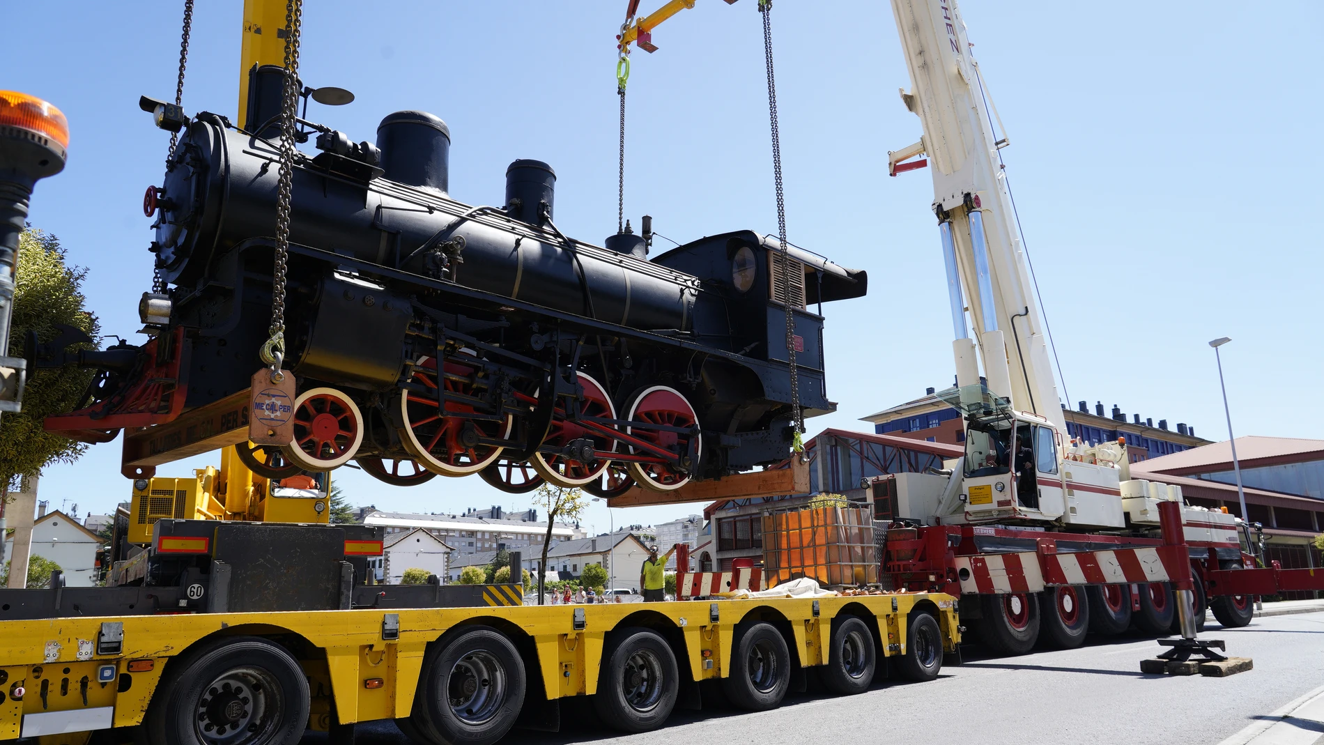 Traslado de la locomotora PV 31 de Ponferrada a los Talleres Ferroviarios de Villablino (León)
