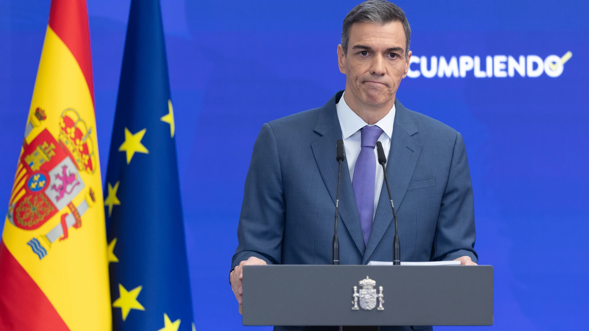 El presidente del Gobierno, Pedro Sánchez, comparece ante los medios de comunicación para hacer balance del curso político, a 28 de julio de 2025, en Madrid (España). Esta fotografía ha sido realizada utilizando la técnica de doble exposición. 28 JULIO 2025 Eduardo Parra / Europa Press 28/07/2025