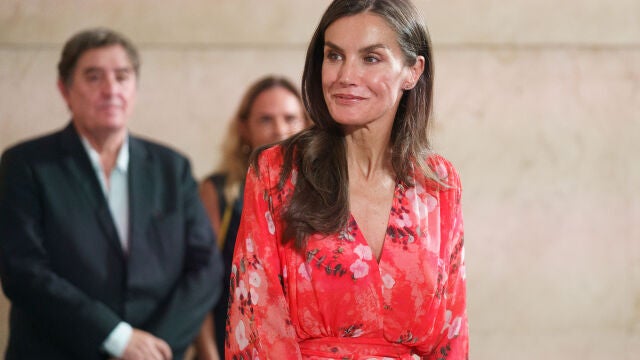 La reina Letizia asiste en Tenerife a la reunión anual de directores del Instituto Cervantes