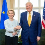 El presidente de EEUU, Donald Trump y la presidenta de la Comisión Europea, Ursula von der Leyen