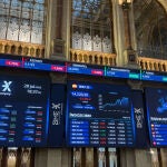 El IBEX 35 baja el 0,12 % pese al acuerdo comercial entre EE.UU. y la UE