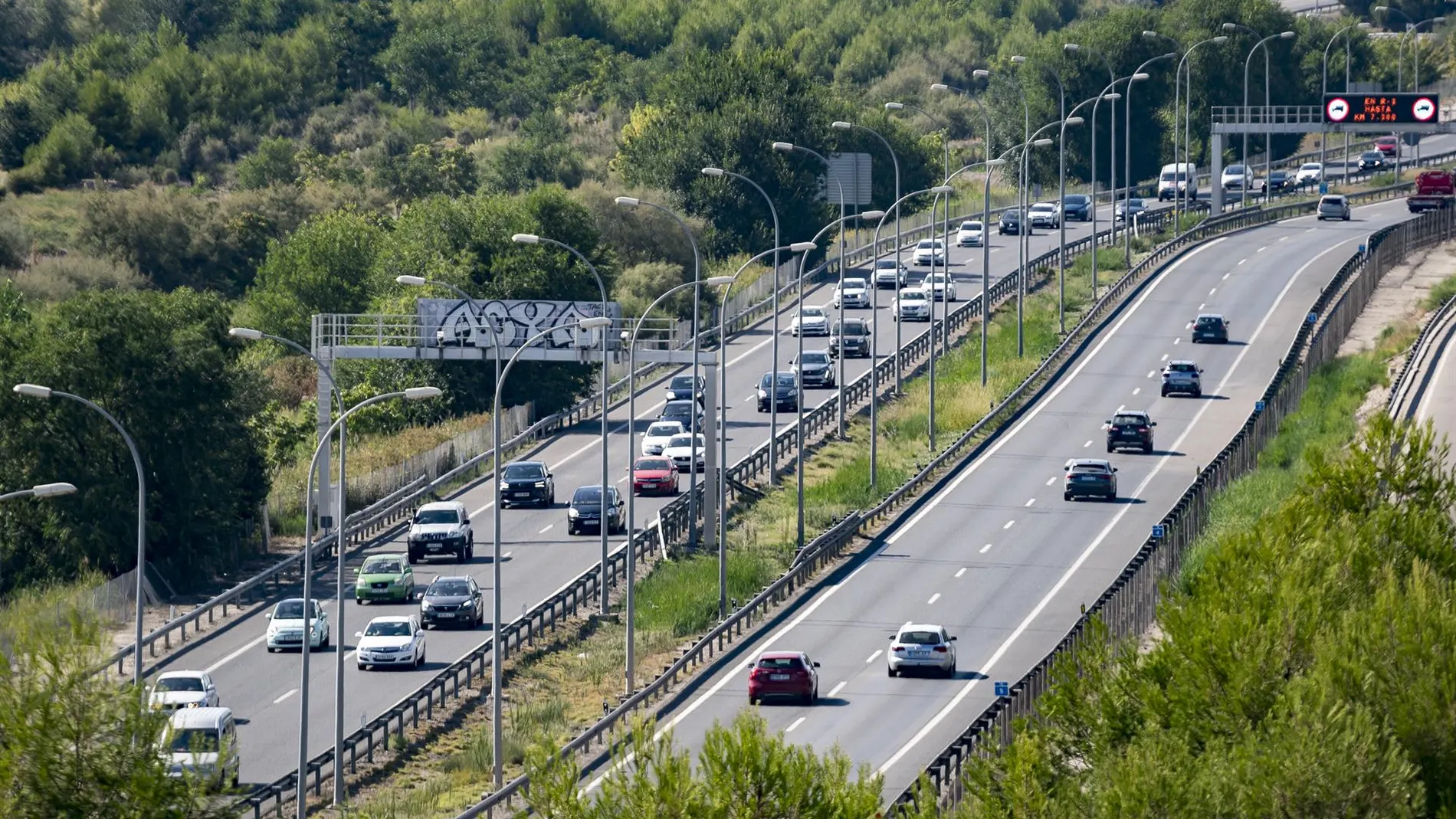 Mueren 15 personas en las carreteras españolas durante el Puente de Santiago, entre ellas 6 motoristas