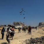 O.Próximo.-El Gobierno de Gaza acusa a la comunidad internacional de "conspirar" ante la "farsa" del aumento de la ayuda