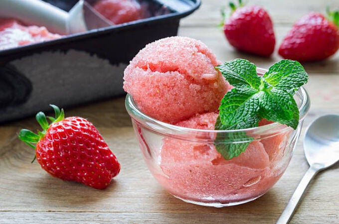 Helados caseros sin máquina: 3 recetas que puedes hacer hoy mismo 