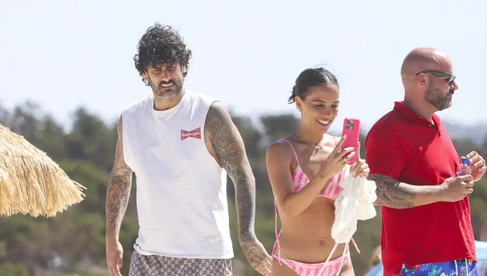 Melendi y Julia Nakamatsu en Ibiza