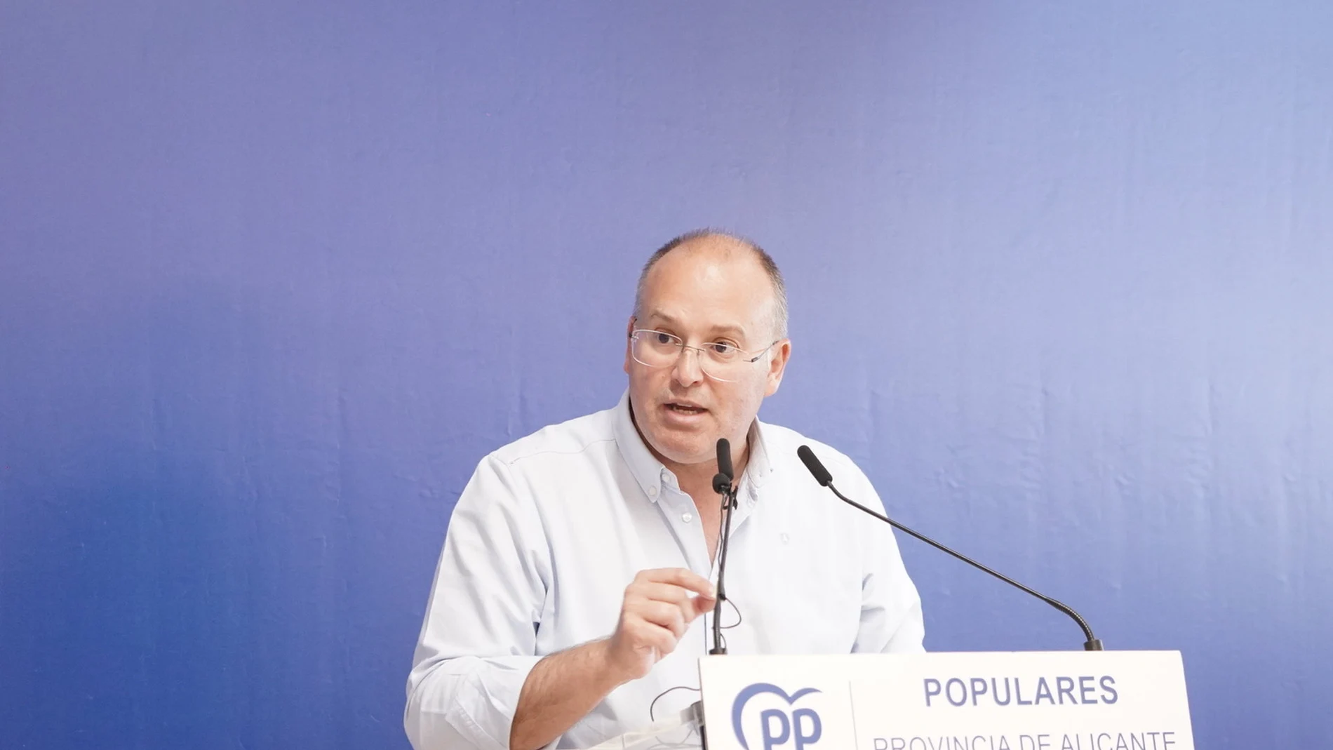 AMP.- Tellado se rodea de 27 personas para engrasar electoralmente al PP y sólo incluye a una mujer como coordinadora