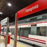 Imagen de un tren de cercanías en Fuengirola