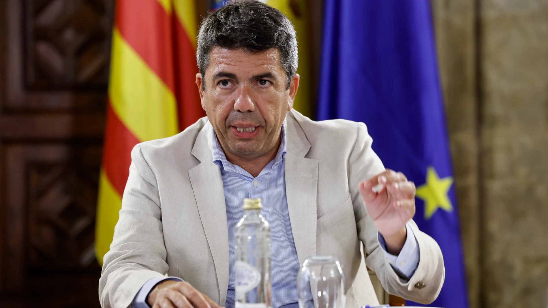 GRAFCVA8824. VALENCIA, 29/07/2025.- El president de la Generalitat, Carlos Mazón, durante la reunión reúne con representantes del sector agrario para fijar una postura común sobre la propuesta de la reforma de la PAC y el nuevo Marco Financiero Plurianual 2028-2034. EFE/Biel Aliño