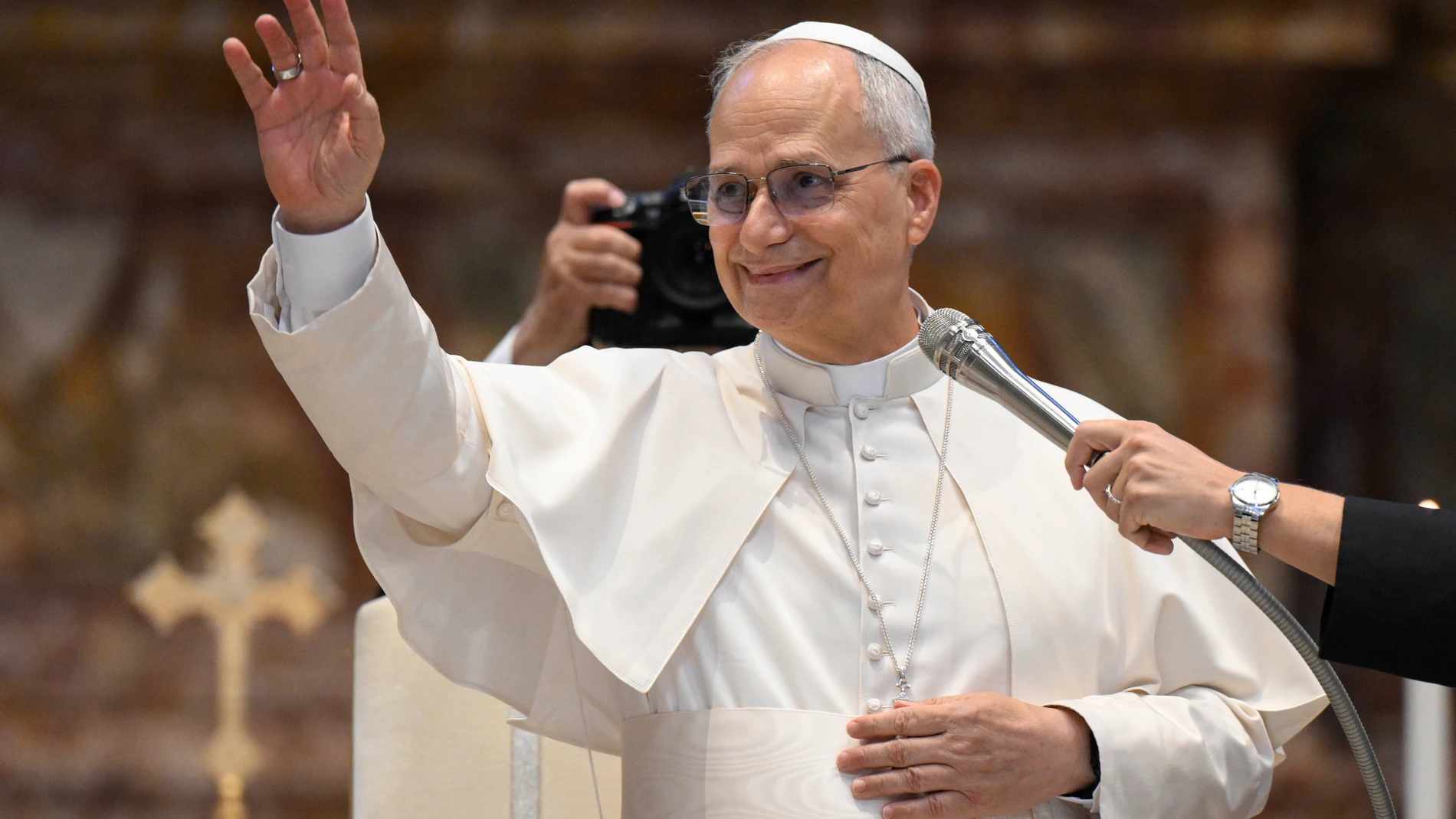 CIUDAD DEL VATICANO, 29/07/2025.- El papa León XVI pidió este martes a cientos de 'influencers' católicos que lleven y busquen la paz en las redes sociales "en este tiempo nuestro, desgarrado por la enemistad y la guerra". En un saludo al final de la misa celebrada en la basílica de San Pedro, el papa se dirigió a los llamados influyentes ('influencers') católicos o "misioneros digitales" que han acudido a Roma para el Jubileo dedicado a ellos.-EFE/Elisabetta Trevisan/Dicasterio para la Comun...