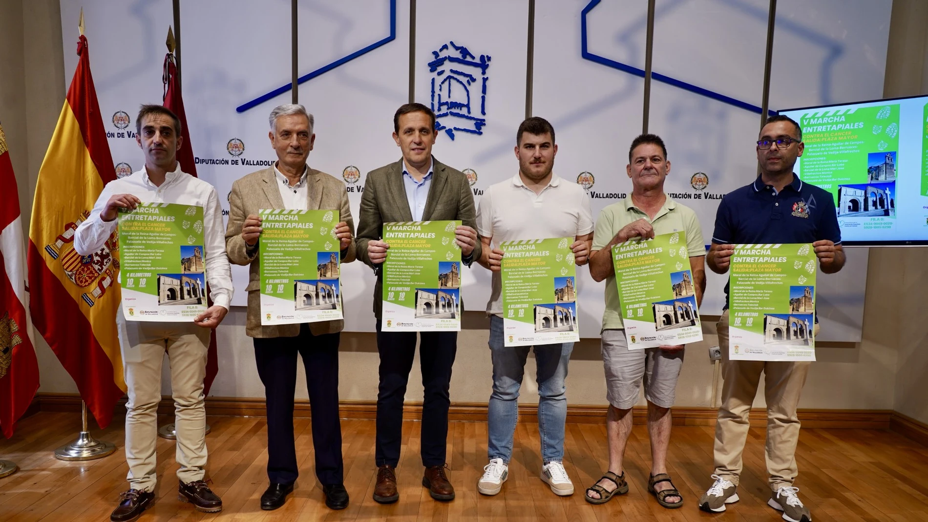 El presidente de la Diputación de Valladolid, Conrado Íscar; y el de la AECC, Artemio Domínguez, presentan la marcha