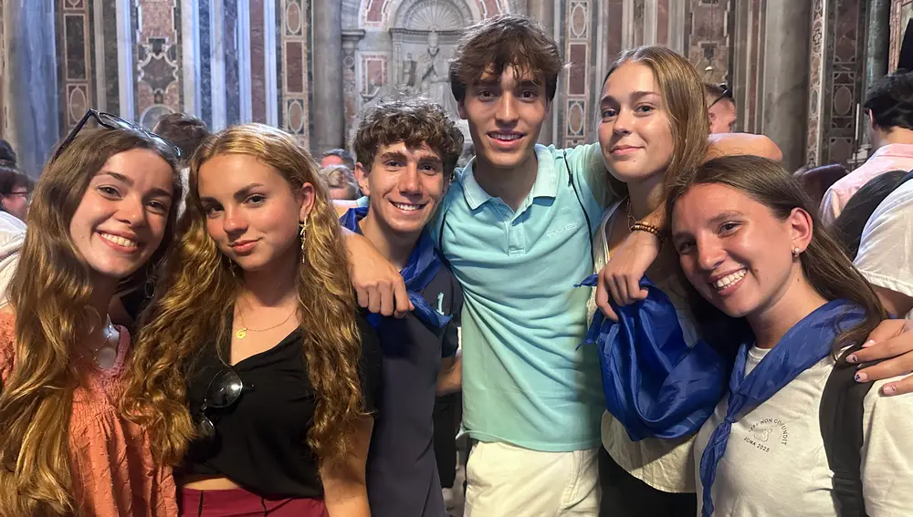 Lidia Fernández, Manuel Bolaños, Noelia Muñoz, María Fernández, Miguel Núñez y Rodrigo González de la Parroquia San Benito Menni de Carabanchel en Madrid