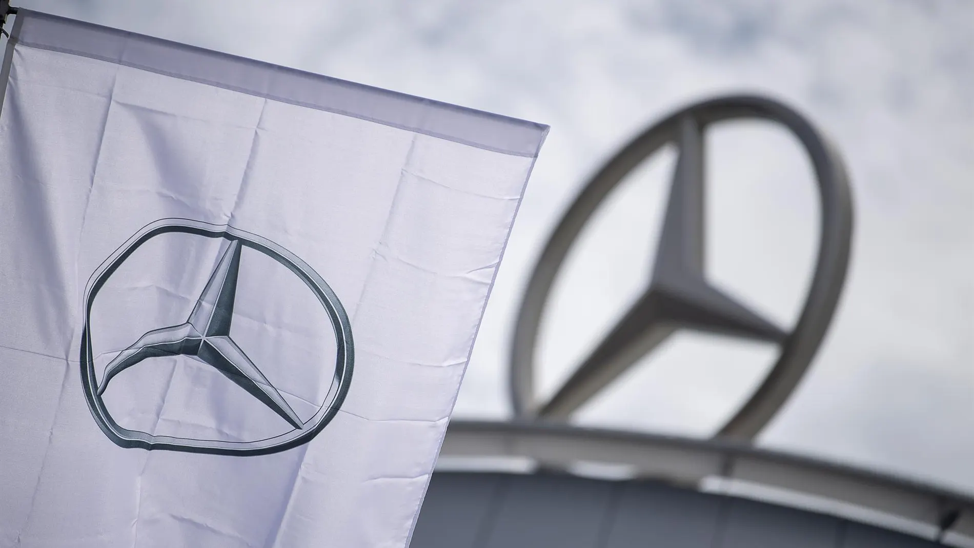 Economía/Motor.- Mercedes-Benz gana un 55,8% menos en el primer semestre y reduce sus previsiones de ventas para 2025