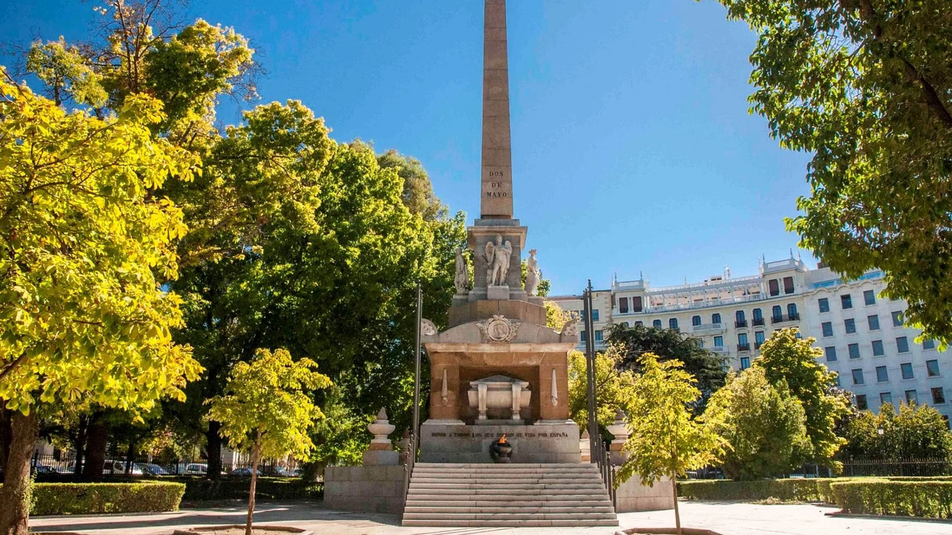 El obelisco que recuerda a los héroes