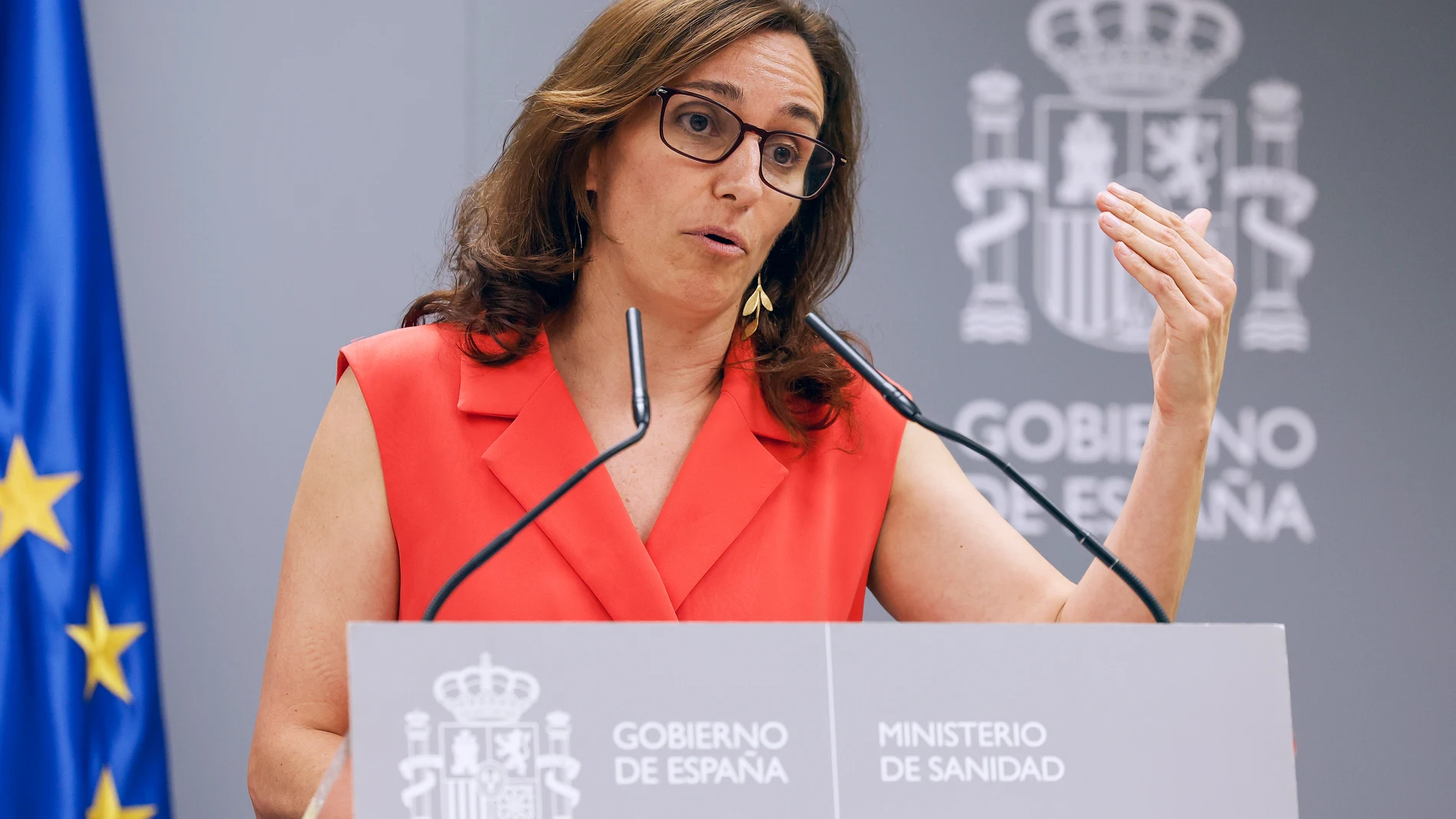 MADRID, 30/07/2025.- La ministra de Sanidad, Mónica García ofrece una rueda de prensa para informar sobre el pleno extraordinario de la Comisión de Recursos Humanos del Sistema Nacional de Salud, este miércoles. EFE/ Chema Moya