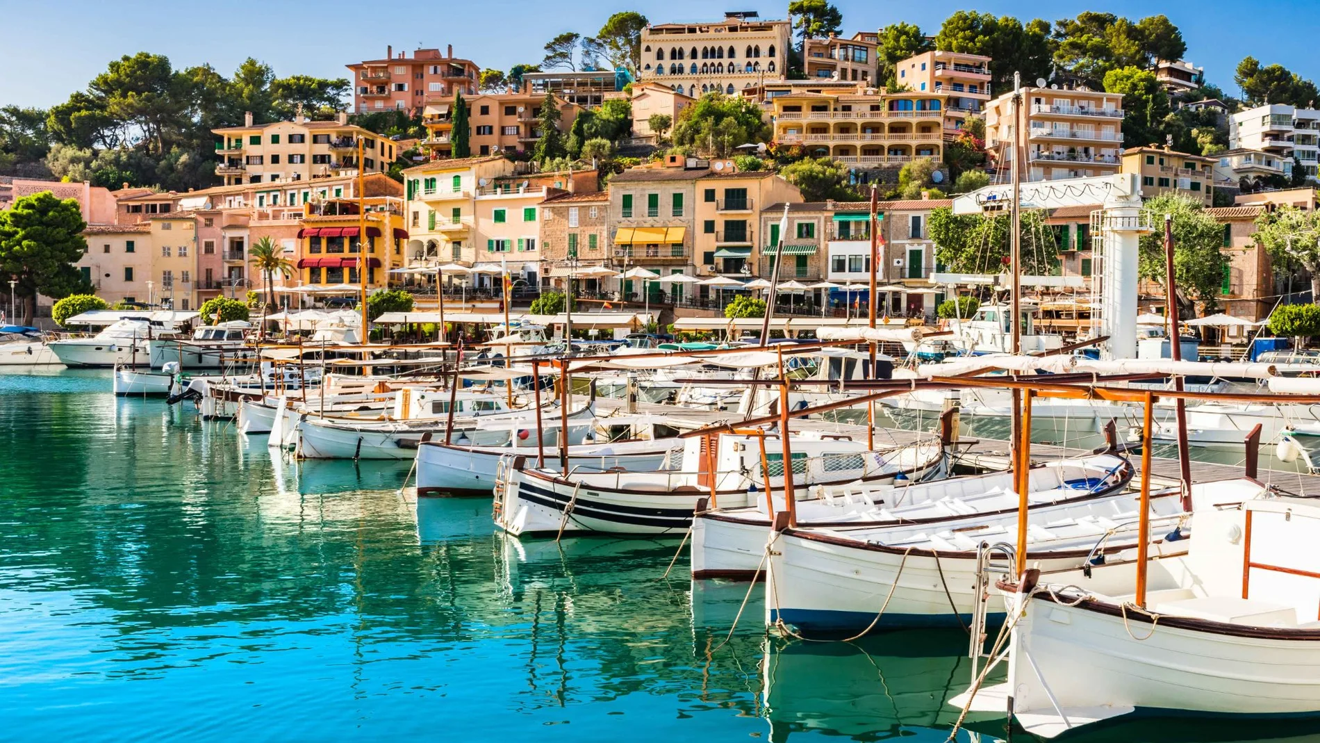 Plazas libres, terrazas vacías y despidos en Mallorca: el inesperado verano en Sóller