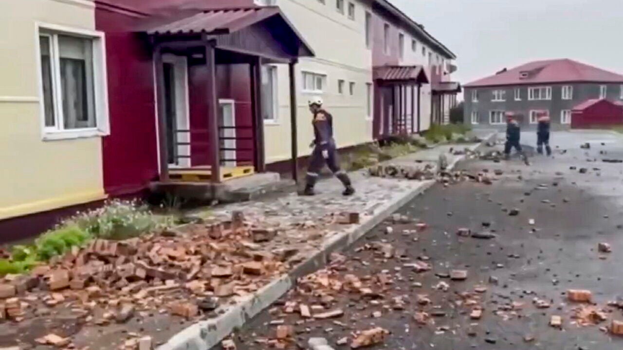 地震の最後の時間と太平洋での津波の警告