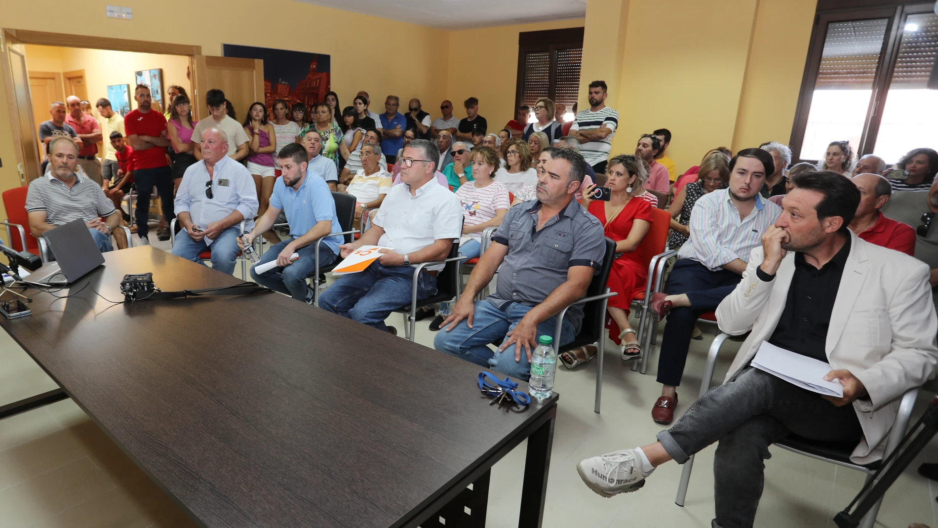Pleno para el debate de moción de censura contra el actual alcalde de Melgar de Yuso, Eduardo Tejido (PP) en el que se propone como nuevo regidor a Óscar Serna Azpeleta (Cs)