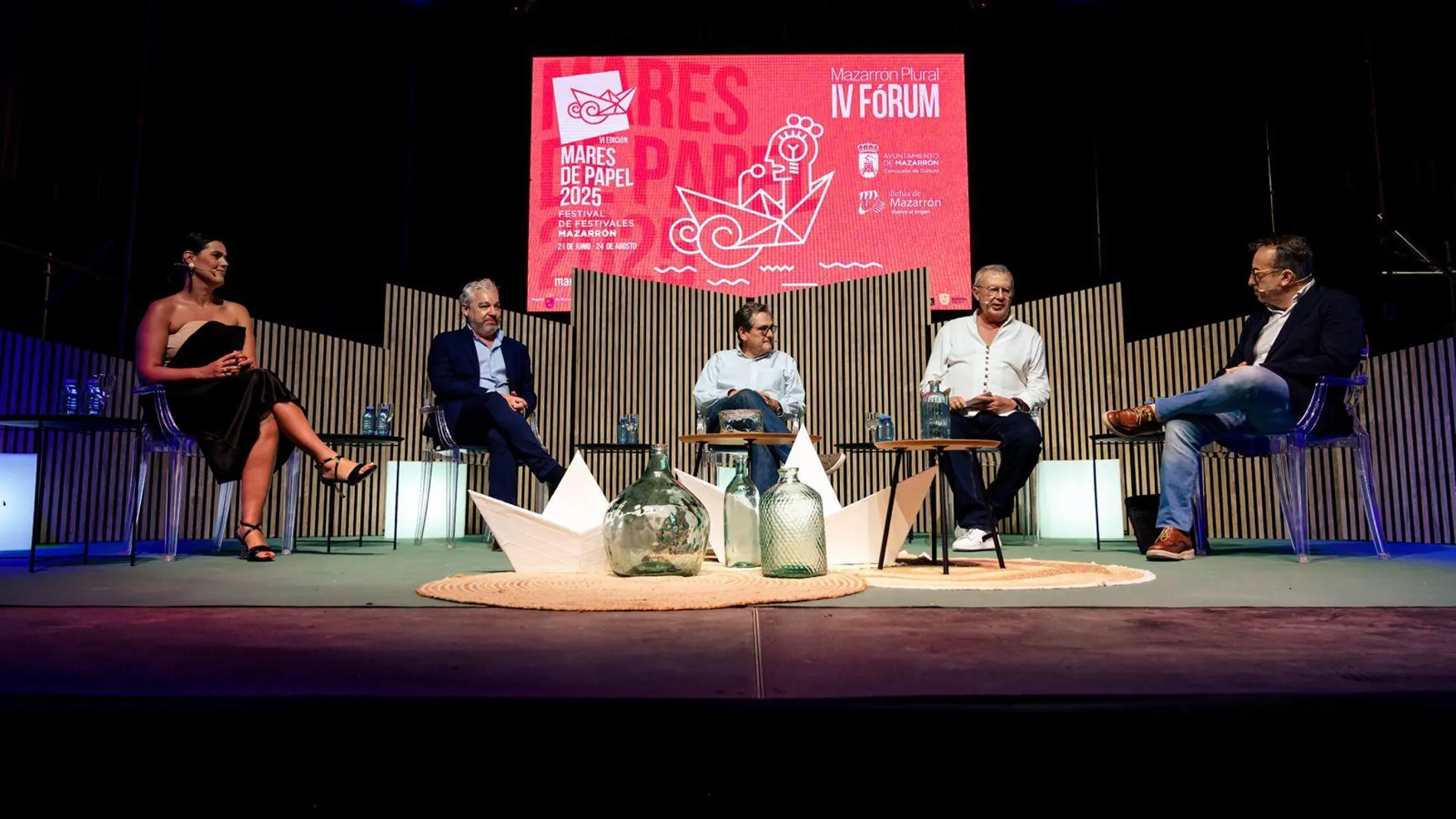 El director de La Razón, Francisco Marhuenda, junto al resto de tertulianos, anoche, en Mazarrón
